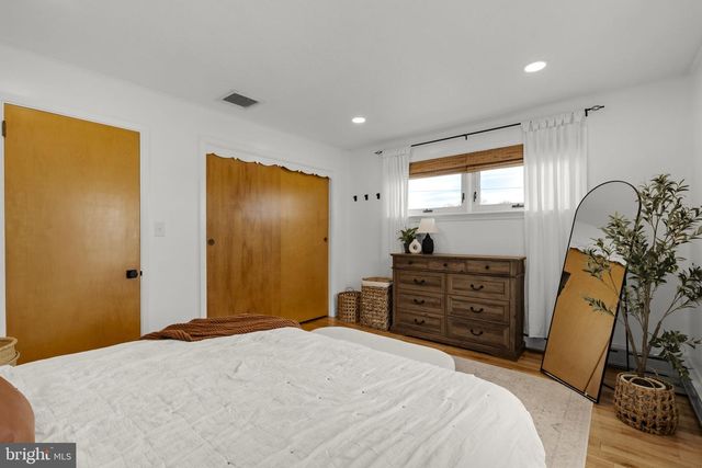 218 LAUSCHTOWN RD, Denver, PA 17517