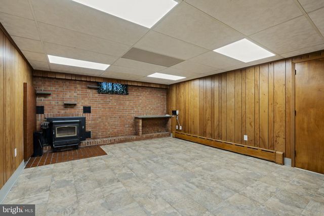 218 LAUSCHTOWN RD, Denver, PA 17517