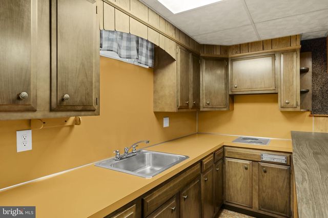 218 LAUSCHTOWN RD, Denver, PA 17517