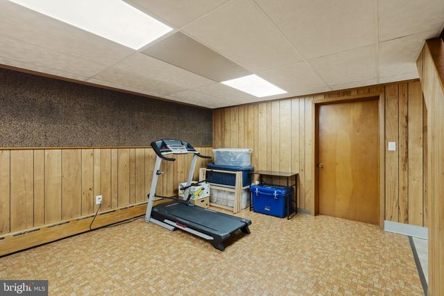 218 LAUSCHTOWN RD, Denver, PA 17517