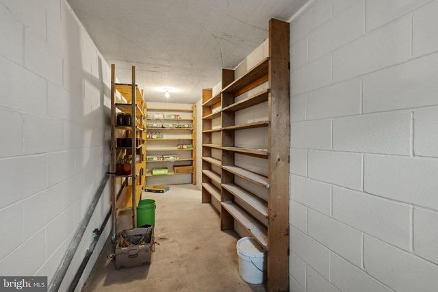 218 LAUSCHTOWN RD, Denver, PA 17517
