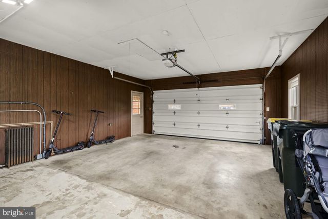 218 LAUSCHTOWN RD, Denver, PA 17517