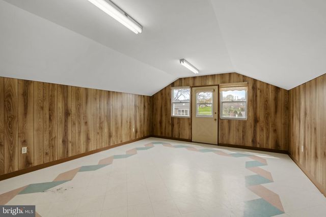 218 LAUSCHTOWN RD, Denver, PA 17517