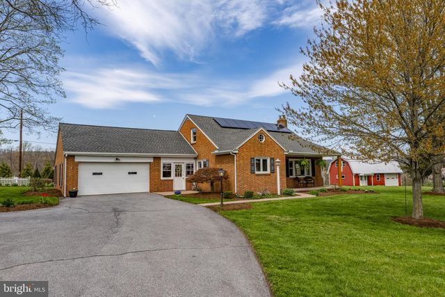 218 LAUSCHTOWN RD, Denver, PA 17517