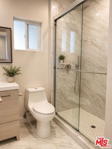 6650 Valley Circle Boulevard, West Hills (los Angeles), CA 91307
