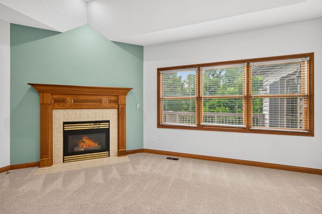 895 Linworth Village Drive, Columbus, OH 43235