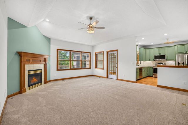 895 Linworth Village Drive, Columbus, OH 43235