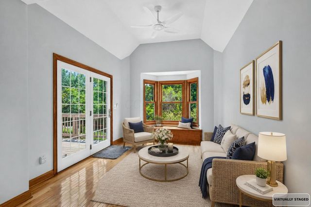895 Linworth Village Drive, Columbus, OH 43235