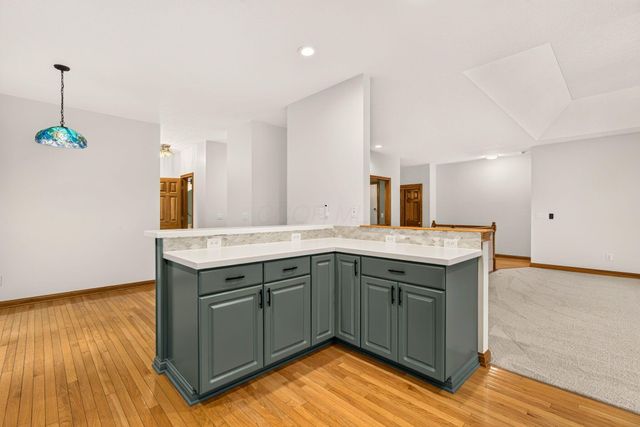 895 Linworth Village Drive, Columbus, OH 43235