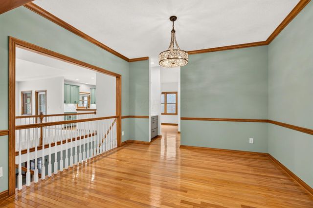 895 Linworth Village Drive, Columbus, OH 43235