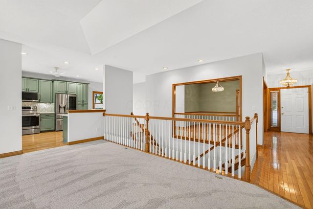 895 Linworth Village Drive, Columbus, OH 43235