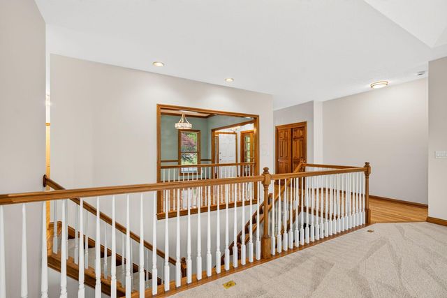 895 Linworth Village Drive, Columbus, OH 43235