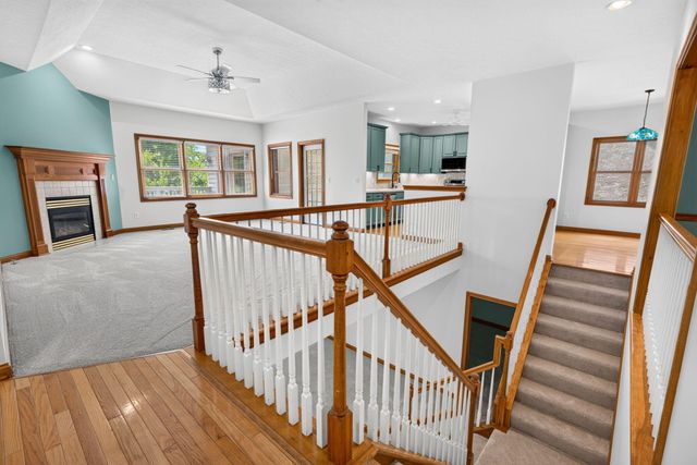 895 Linworth Village Drive, Columbus, OH 43235