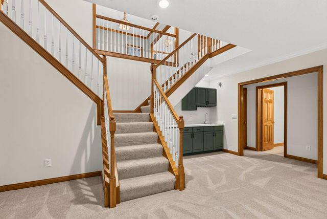 895 Linworth Village Drive, Columbus, OH 43235
