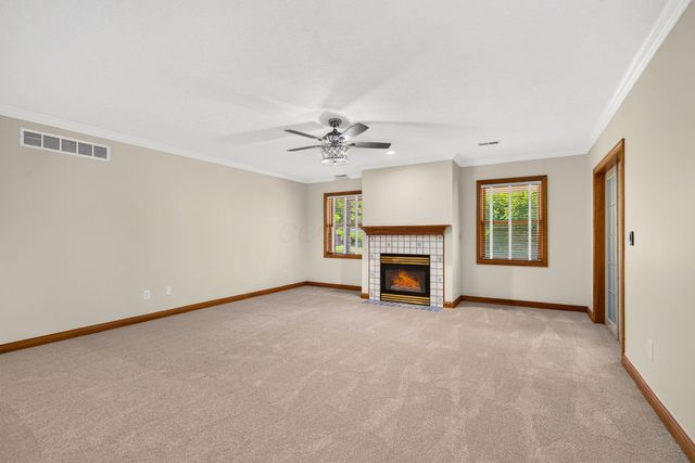 895 Linworth Village Drive, Columbus, OH 43235