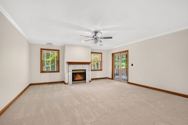 895 Linworth Village Drive, Columbus, OH 43235