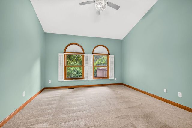 895 Linworth Village Drive, Columbus, OH 43235