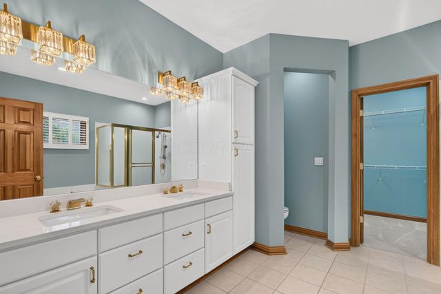 895 Linworth Village Drive, Columbus, OH 43235
