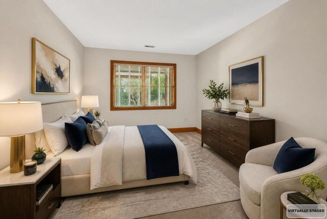 895 Linworth Village Drive, Columbus, OH 43235