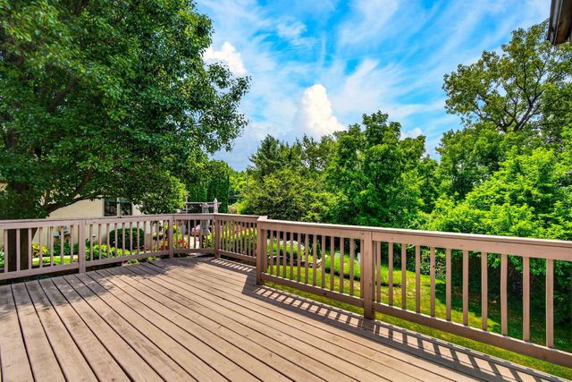 895 Linworth Village Drive, Columbus, OH 43235