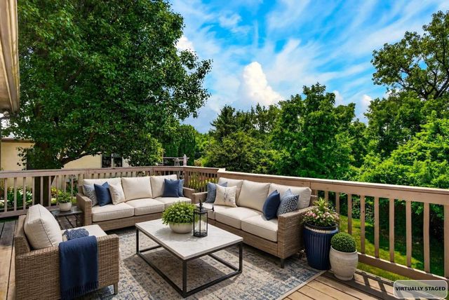 895 Linworth Village Drive, Columbus, OH 43235