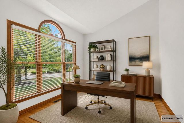 895 Linworth Village Drive, Columbus, OH 43235