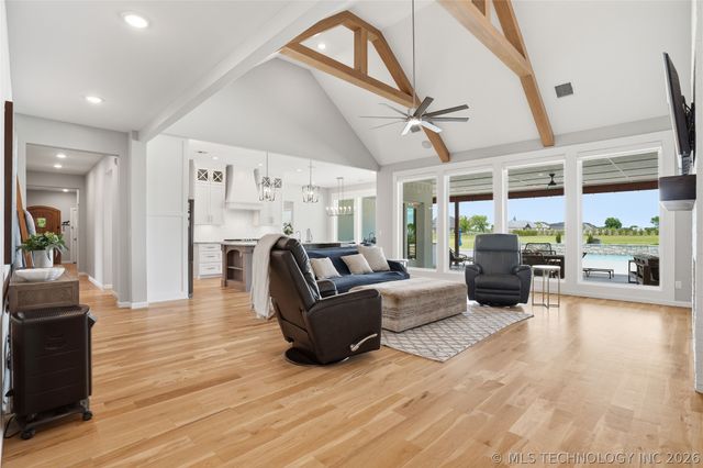 16981 S 31st East Avenue, Mounds, OK 74047