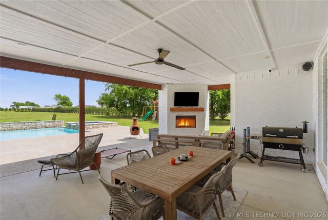 16981 S 31st East Avenue, Mounds, OK 74047