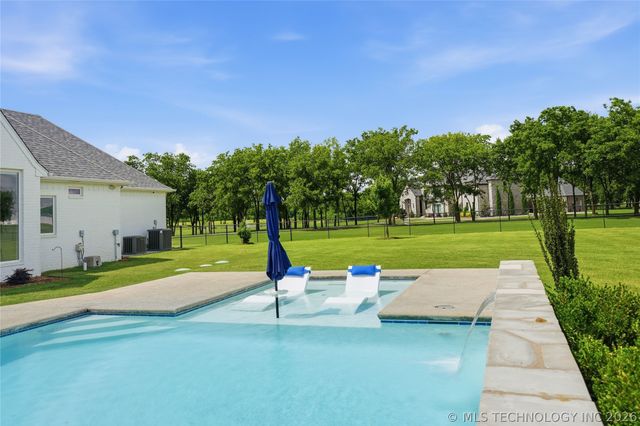 16981 S 31st East Avenue, Mounds, OK 74047
