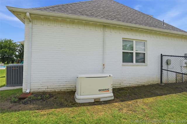 16981 S 31st East Avenue, Mounds, OK 74047