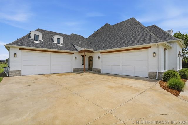 16981 S 31st East Avenue, Mounds, OK 74047