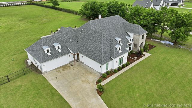 16981 S 31st East Avenue, Mounds, OK 74047