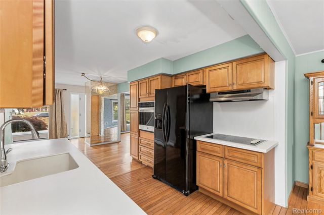 33633 6 Mile Road, Livonia, MI 48152