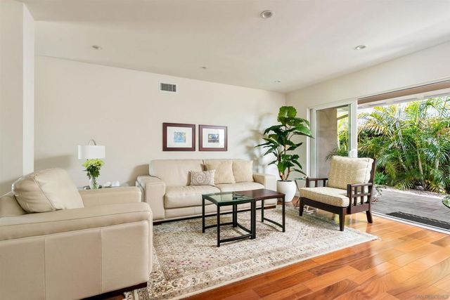 5958 Sagebrush, La Jolla, CA 92037