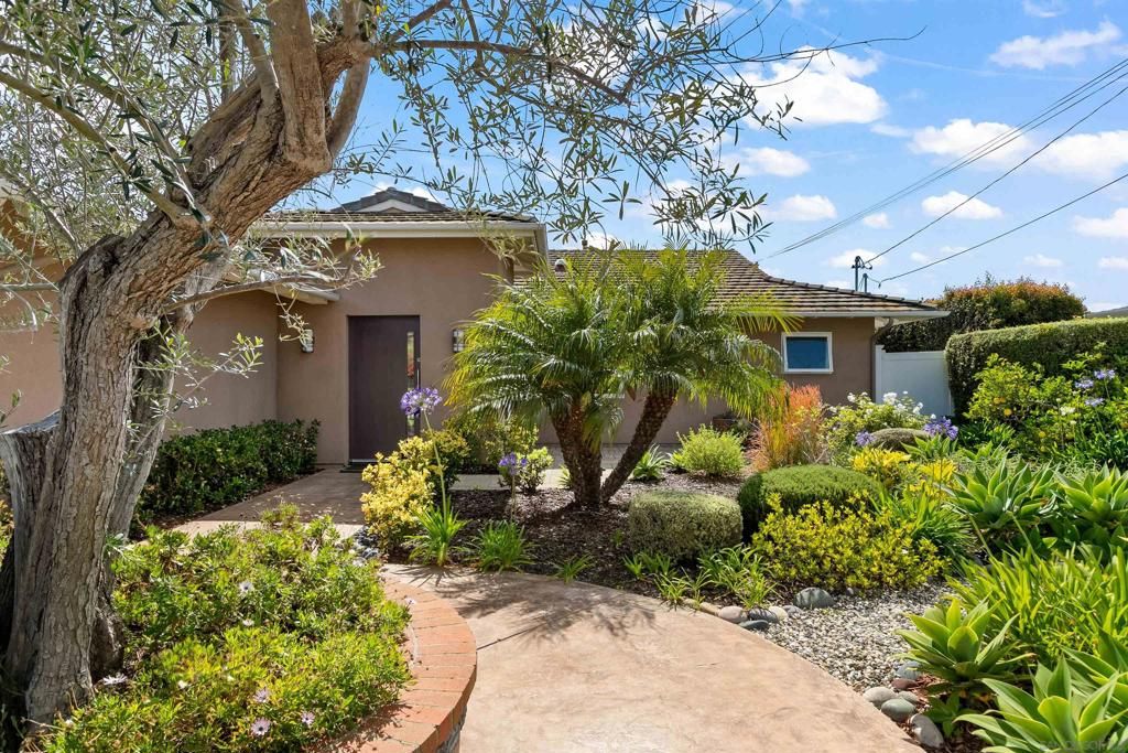 Image 1 of property listing at 5958 Sagebrush, La Jolla, CA 92037