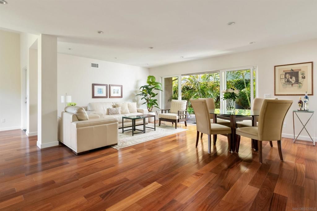 Image 9 of property listing at 5958 Sagebrush, La Jolla, CA 92037