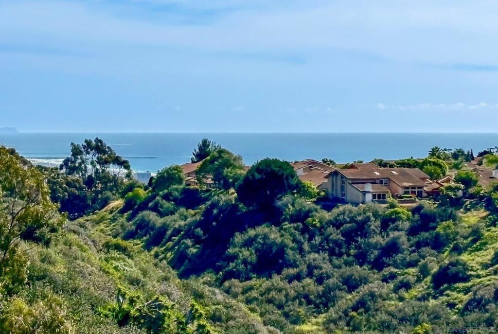 Image 16 of property listing at 5958 Sagebrush, La Jolla, CA 92037
