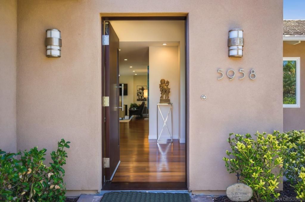 Image 1 of property listing at 5958 Sagebrush, La Jolla, CA 92037