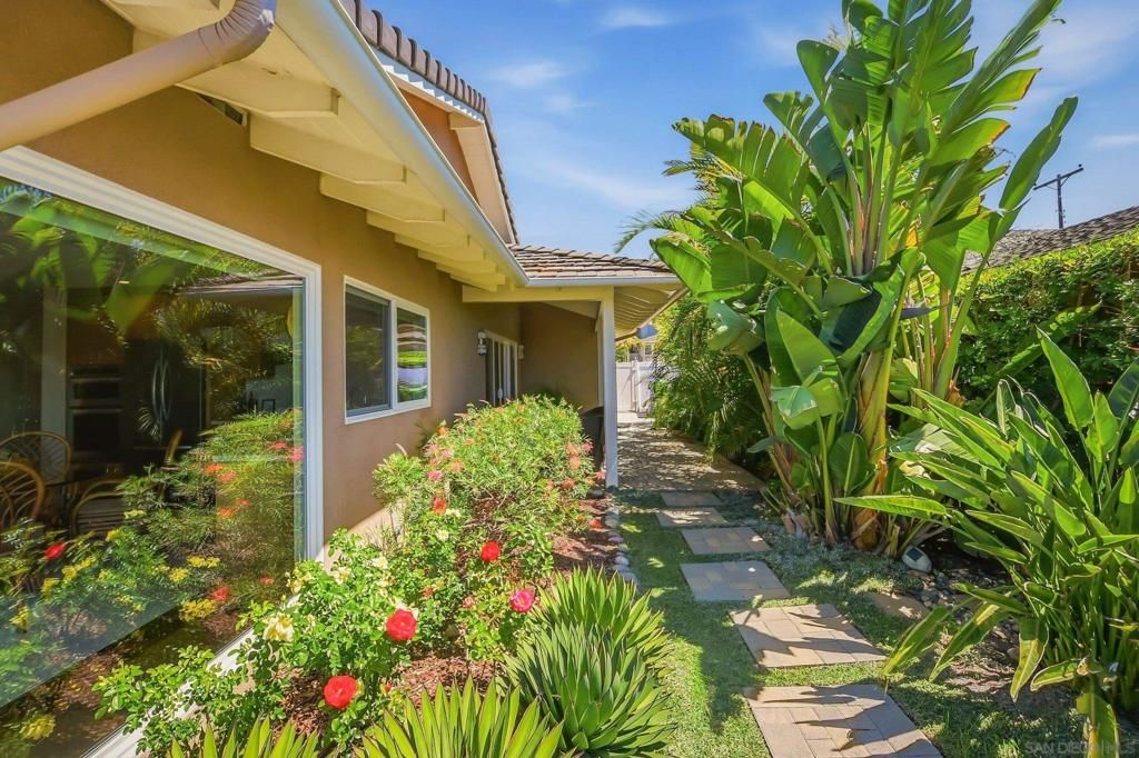 Image 24 of property listing at 5958 Sagebrush, La Jolla, CA 92037