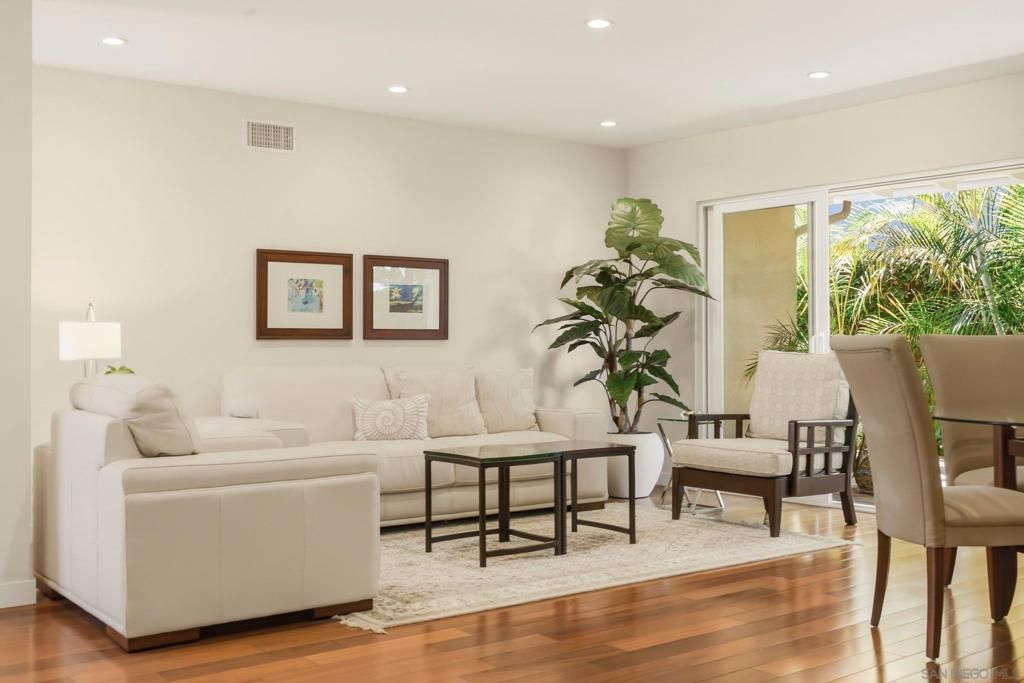Image 26 of property listing at 5958 Sagebrush, La Jolla, CA 92037