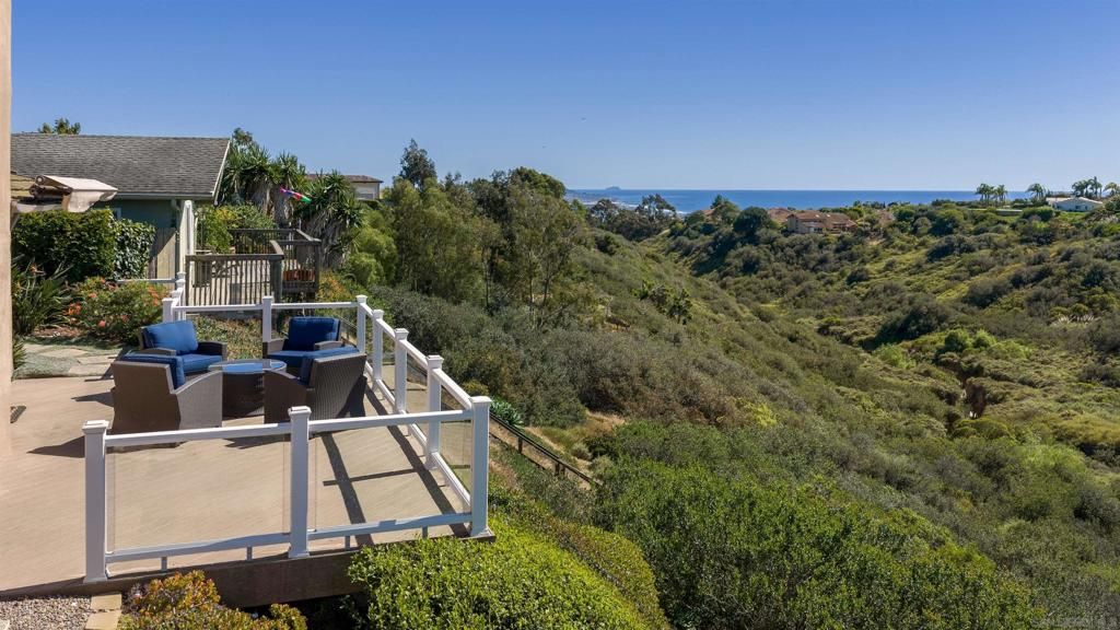 Image 2 of property listing at 5958 Sagebrush, La Jolla, CA 92037