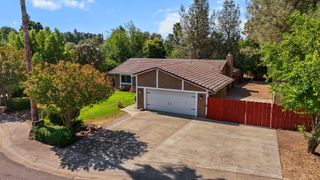 2633 Forest Court, Redding, CA 96002