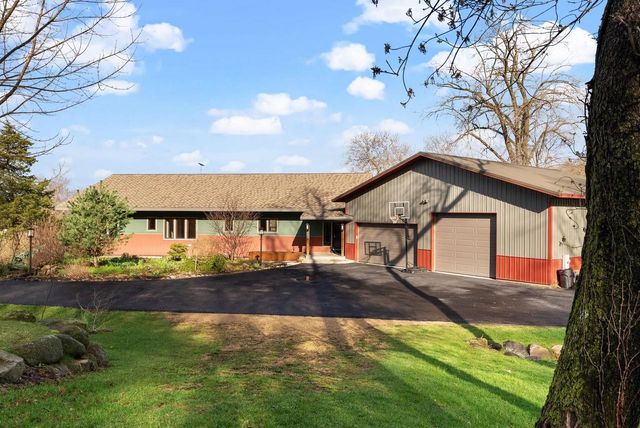 8044 Lueth Road, Sauk City, WI 53583