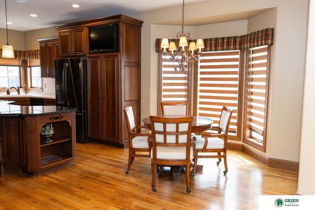 1606 Colonial Drive, York, NE 68467