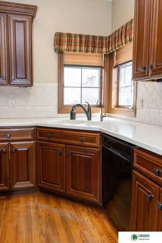 1606 Colonial Drive, York, NE 68467