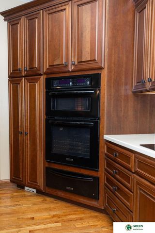 1606 Colonial Drive, York, NE 68467