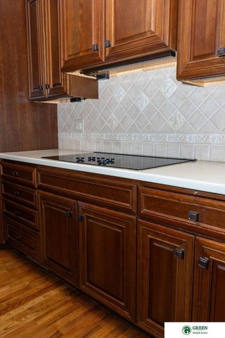 1606 Colonial Drive, York, NE 68467