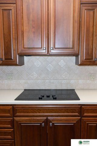 1606 Colonial Drive, York, NE 68467