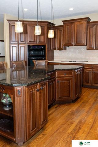 1606 Colonial Drive, York, NE 68467