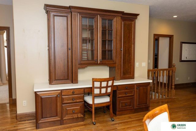 1606 Colonial Drive, York, NE 68467